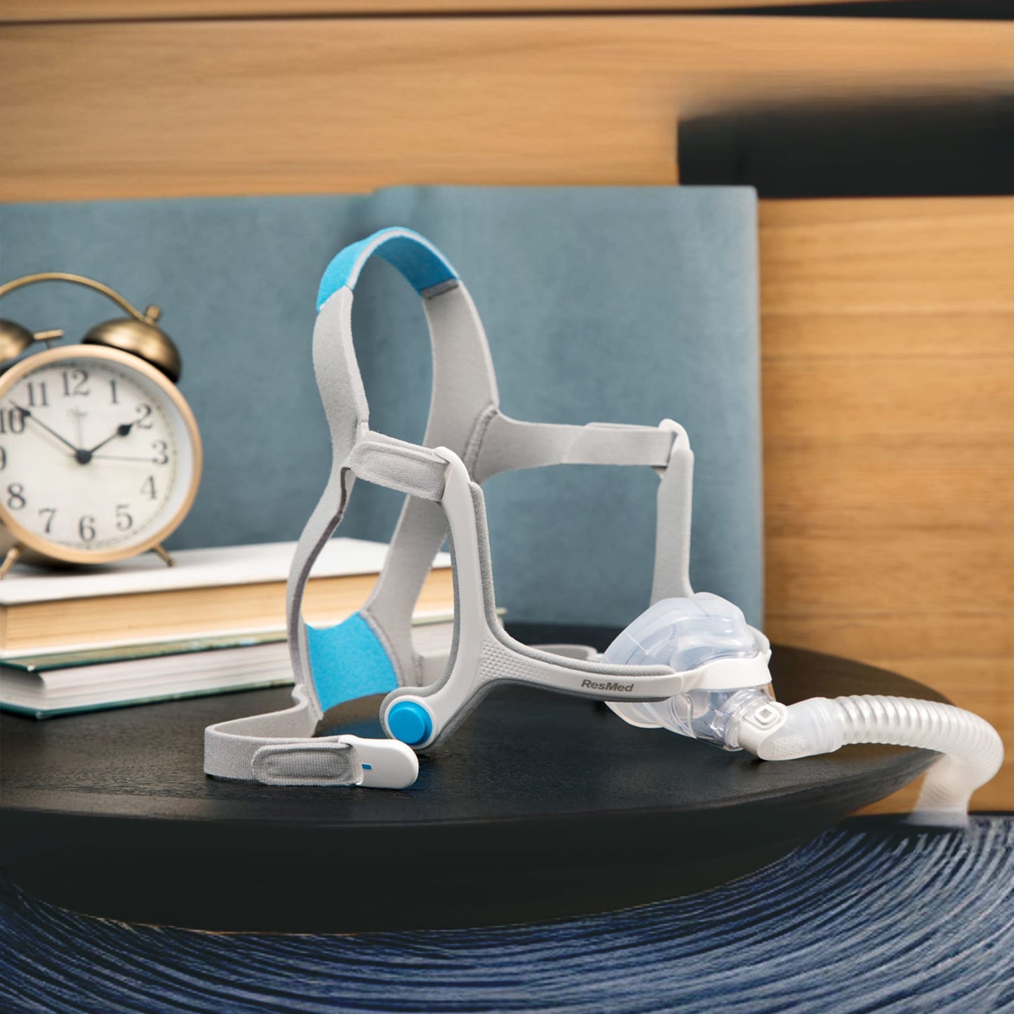 airfit n20 on nightstand